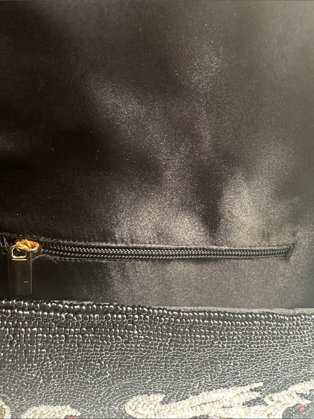 Black Beaded Swan-Pattern Shoulder Bag - Picture 4 of 5
